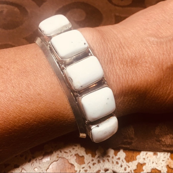 Navajo Vintage Sterling Silver Bracelet - Picture 3 of 8